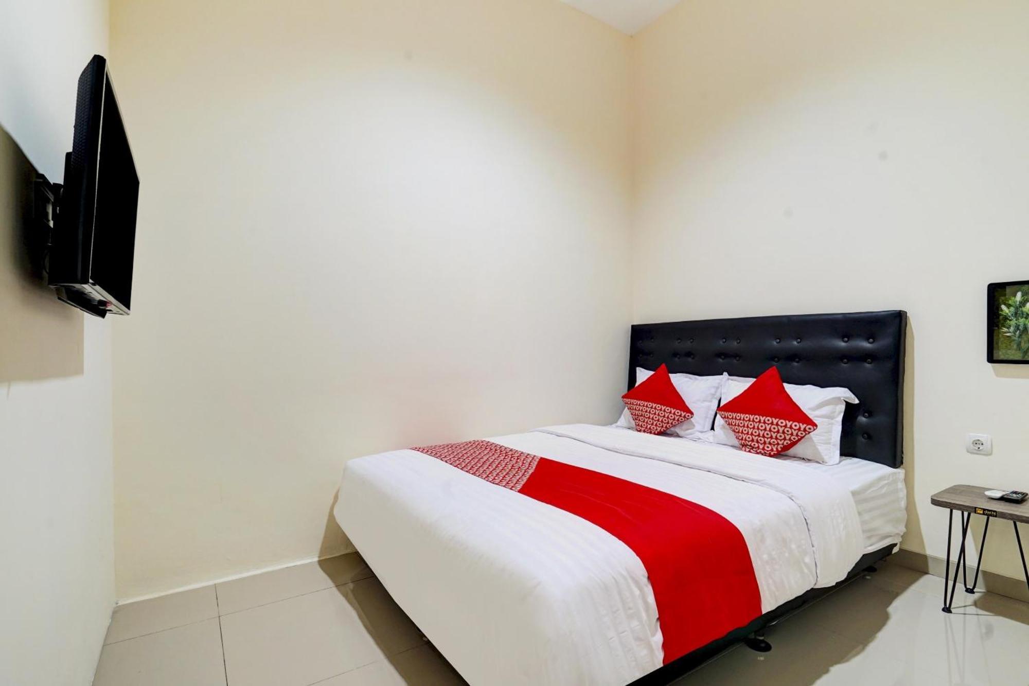 Super Oyo 90778 River Inn Malioboro Yogyakarta Esterno foto