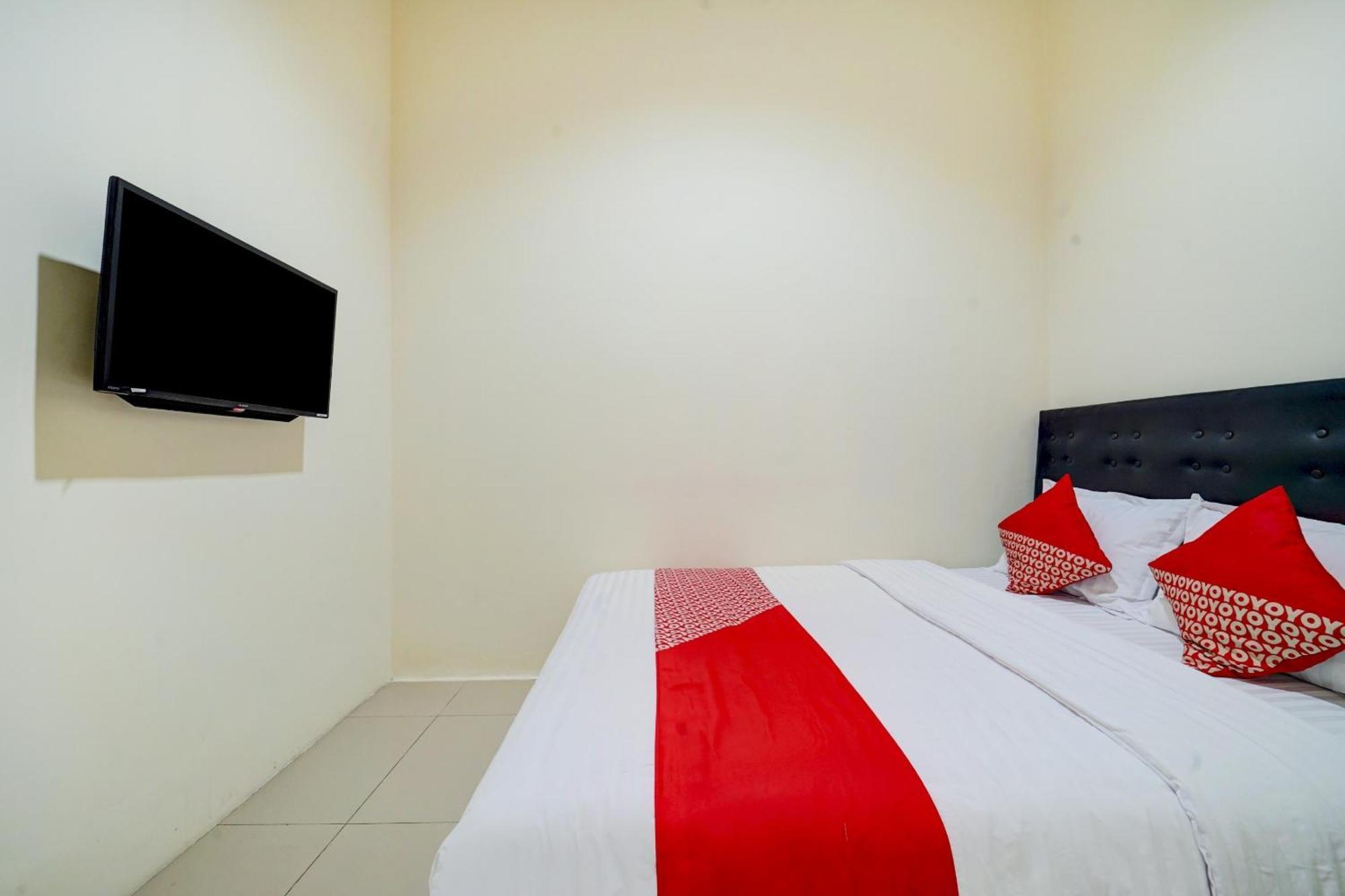 Super Oyo 90778 River Inn Malioboro Yogyakarta Esterno foto