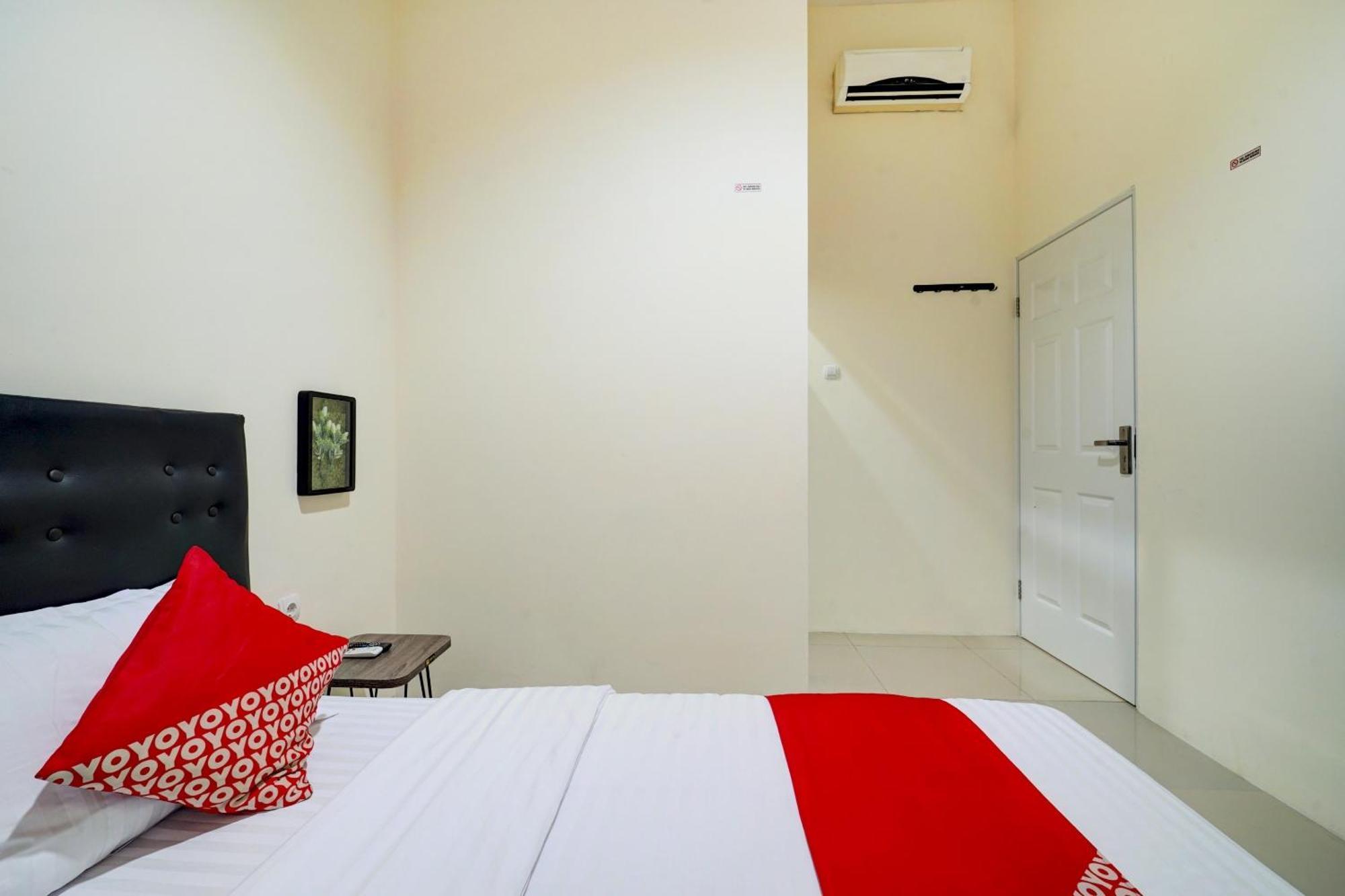 Super Oyo 90778 River Inn Malioboro Yogyakarta Esterno foto